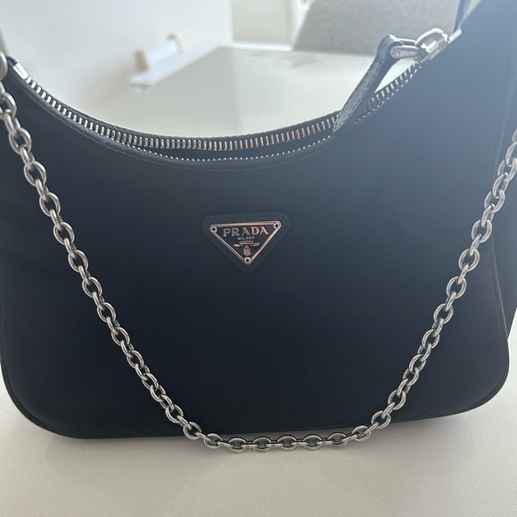 Prada Re-Edition 2005 Re-Nylon bag - Picture 3 of 6